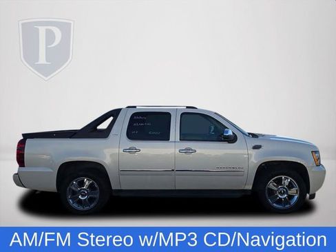 Used 2010 Chevrolet Avalanche LTZ image 4