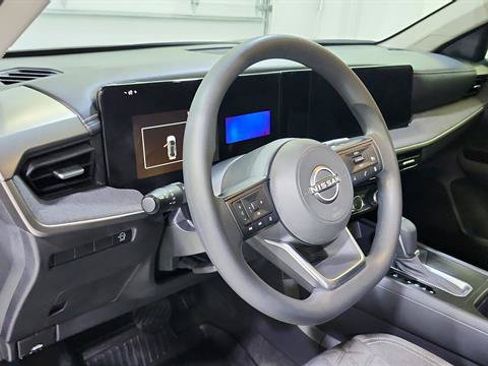 Certified 2025 Nissan Kicks SV FWD image 10