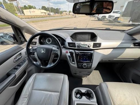 Used 2016 Honda Odyssey Touring Elite image 18