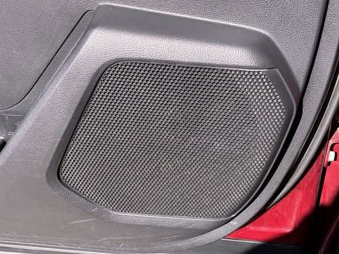 Used 2023 Toyota Highlander XLE image 33