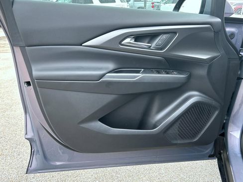 New 2026 Chevrolet Equinox EV LT image 9