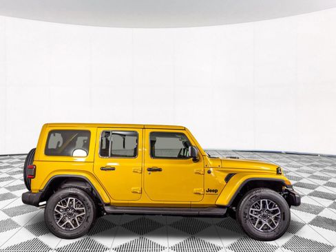 New 2026 Jeep Wrangler Unlimited Sahara AWD/4WD image 12
