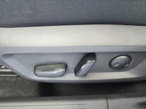 Used 2025 Nissan Rogue SV FWD image 20