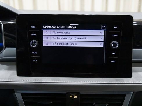 New 2026 Volkswagen Taos SE w/ Panoramic Sunroof Package image 21