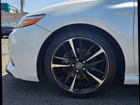 Used 2020 Toyota Camry XSE FWD image 33