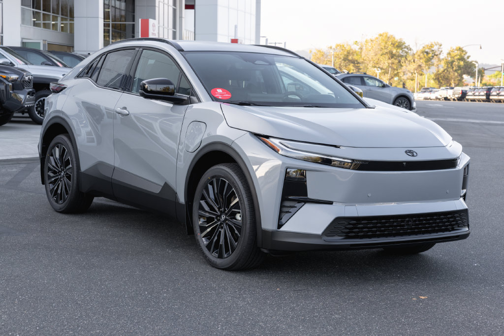 New 2026 Toyota C-HR AWD/4WD image 3