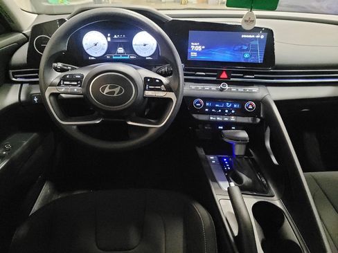 Used 2024 Hyundai Elantra SEL image 22