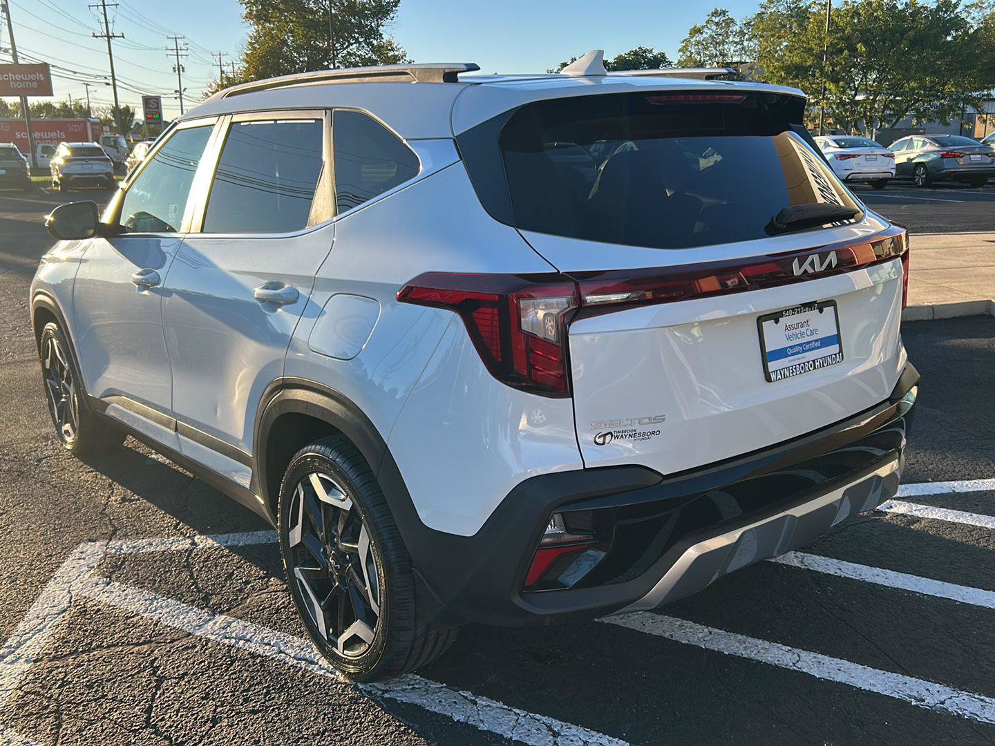 Used 2024 Kia Seltos SX w/ SX Sunroof Package AWD/4WD image 4