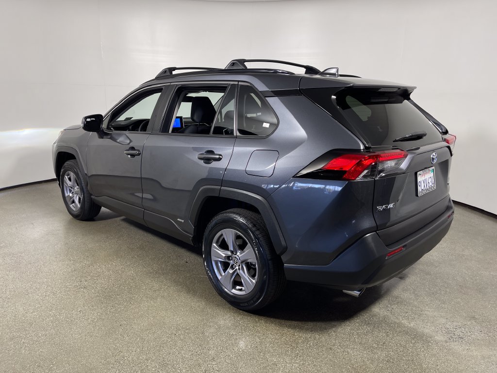 Used 2024 Toyota RAV4 LE AWD/4WD image 5
