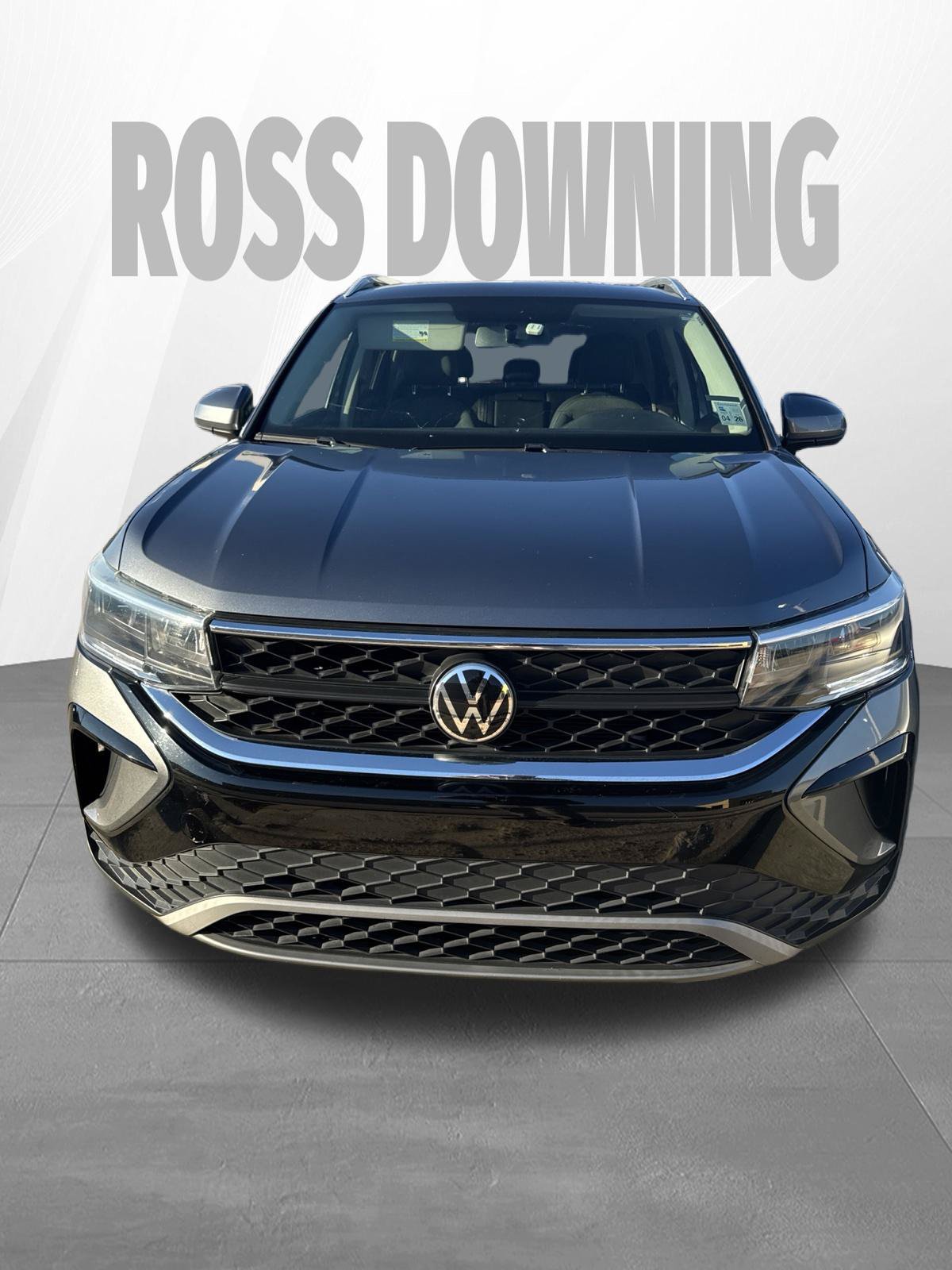 Used 2022 Volkswagen Taos SE FWD image 3