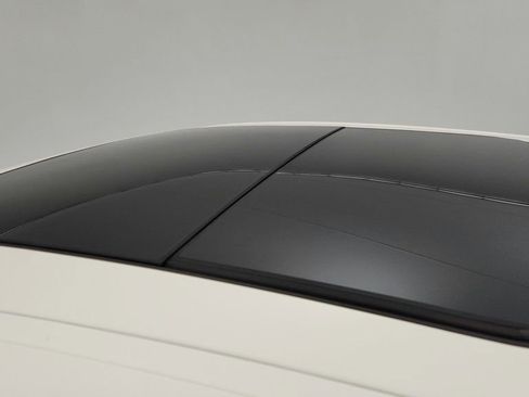 Used 2017 Maserati Levante image 10