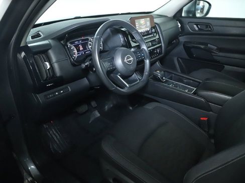 Certified 2025 Nissan Pathfinder SV FWD image 18