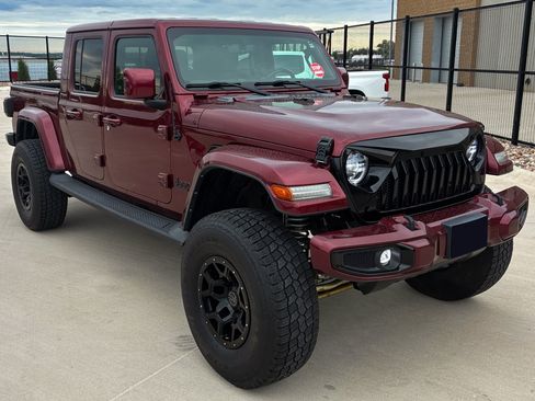 Used 2021 Jeep Gladiator Overland AWD/4WD image 10