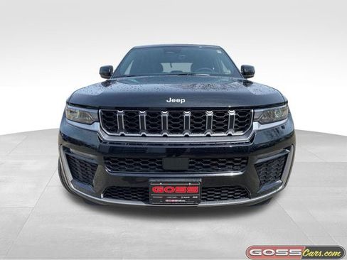New 2026 Jeep Grand Cherokee Limited AWD/4WD image 2