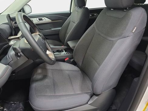 Used 2026 Ford Explorer Active AWD/4WD image 13