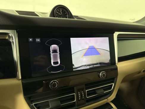 Certified 2023 Porsche Macan S AWD/4WD image 29