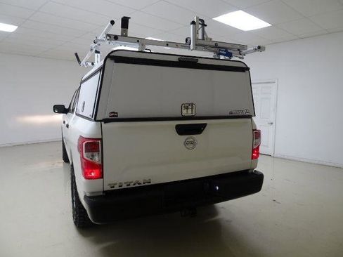 Used 2021 Nissan Titan S w/ S Utility Package image 10