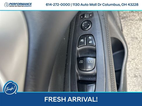 Used 2019 Nissan Pathfinder SL image 13