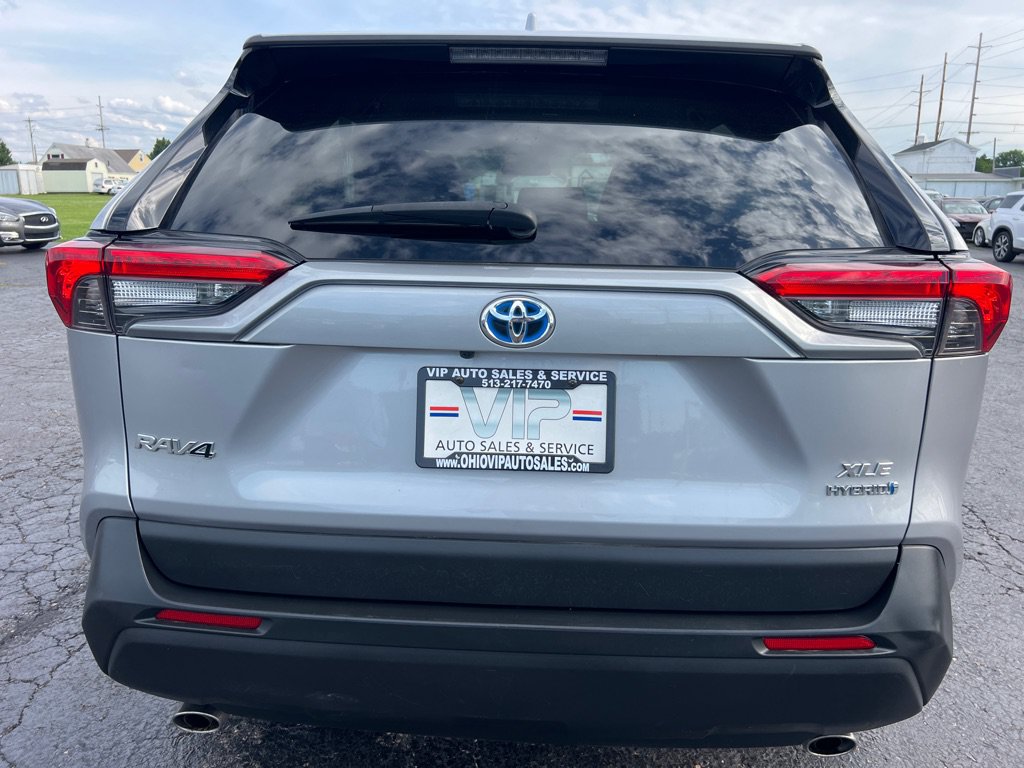 Used 2021 Toyota RAV4 XLE AWD/4WD image 6