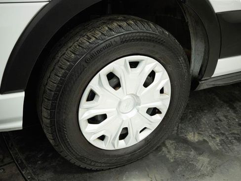 Used 2023 Ford Transit 350 XLT image 4