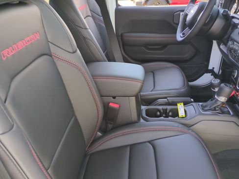 New 2026 Jeep Gladiator Rubicon AWD/4WD image 19