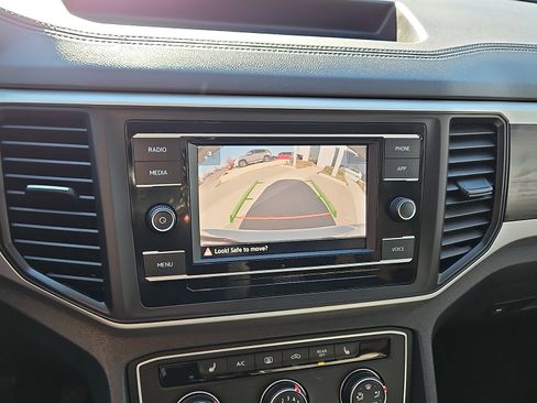 Used 2023 Volkswagen Atlas SE image 15