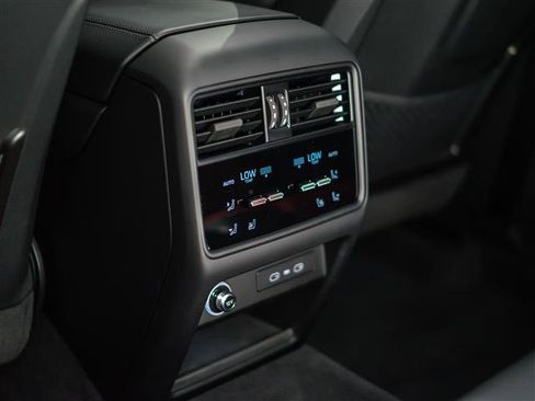 Certified 2026 Porsche Cayenne AWD/4WD image 28