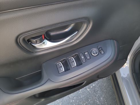 Used 2024 Honda HR-V Sport image 17