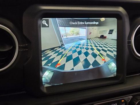 Used 2022 Jeep Gladiator Overland w/ Popular Equipment Package image 19