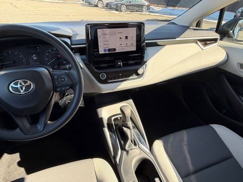 Used 2025 Toyota Corolla LE image 12