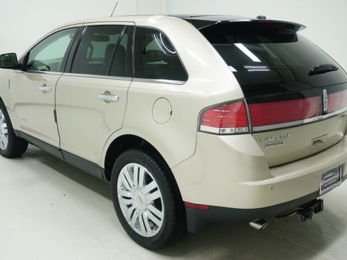 Used 2010 Lincoln MKX 2WD image 6