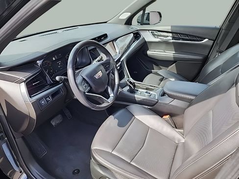 Used 2023 Cadillac XT6 Premium Luxury FWD image 11