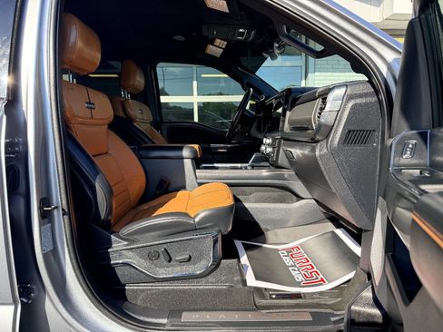 Used 2024 Ford F450 Platinum w/ FX4 Off-Road Package image 50