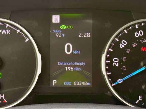 Used 2022 Toyota RAV4 LE AWD/4WD image 34