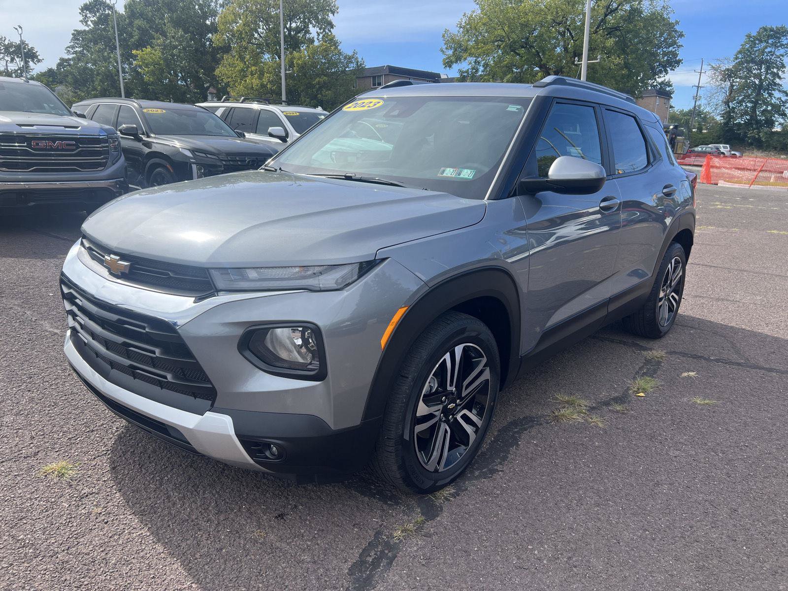 Used 2023 Chevrolet TrailBlazer LT FWD image 3