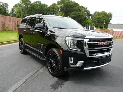 Used 2024 GMC Yukon SLT w/ SLT Luxury Package