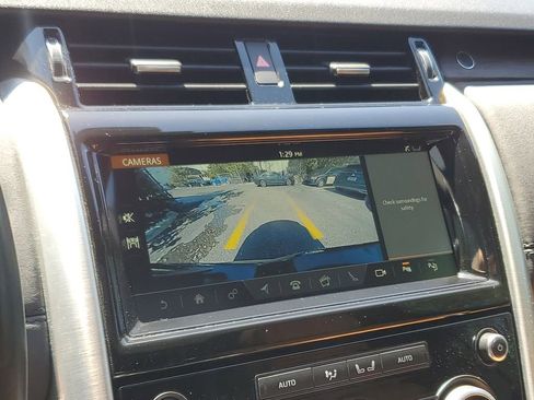 Used 2019 Land Rover Discovery HSE image 30