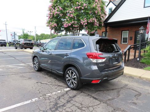 Used 2022 Subaru Forester Limited AWD/4WD image 5