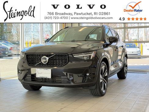 Certified 2025 Volvo XC40 B5 Plus AWD/4WD image 1