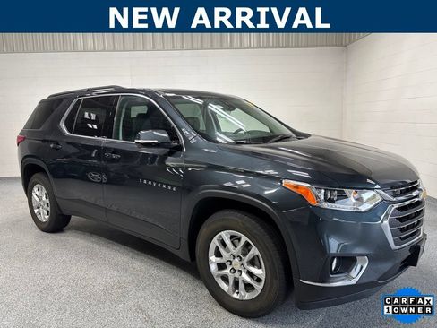 Used 2020 Chevrolet Traverse LT w/ Driver Confidence II Package AWD/4WD image 1
