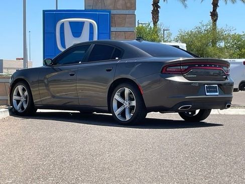 Used 2017 Dodge Charger SXT w/ Plus Group RWD image 5