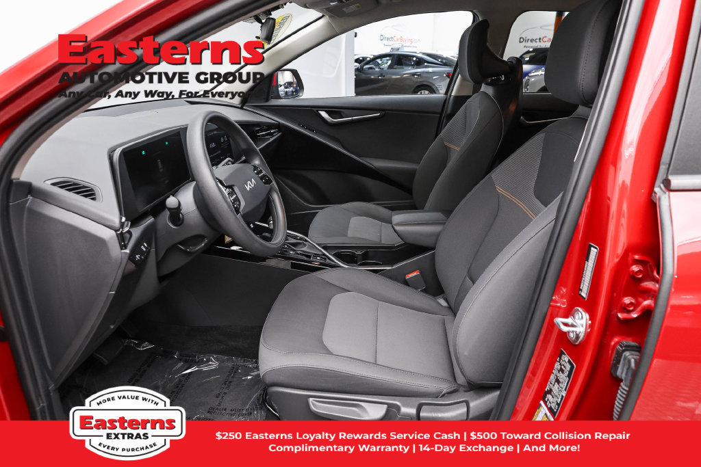 Used 2025 Kia Niro LX FWD image 14