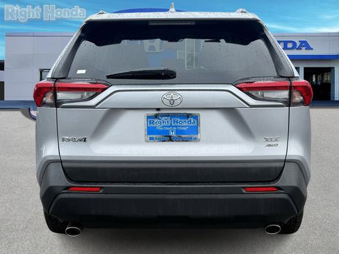Used 2025 Toyota RAV4 XLE image 6