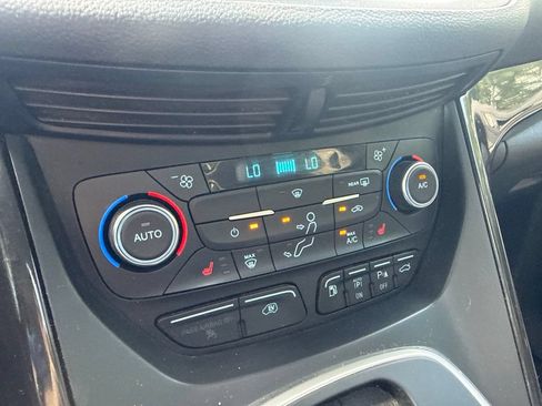 Used 2017 Ford C-MAX Energi Titanium w/ Equipment Group 501A FWD image 29