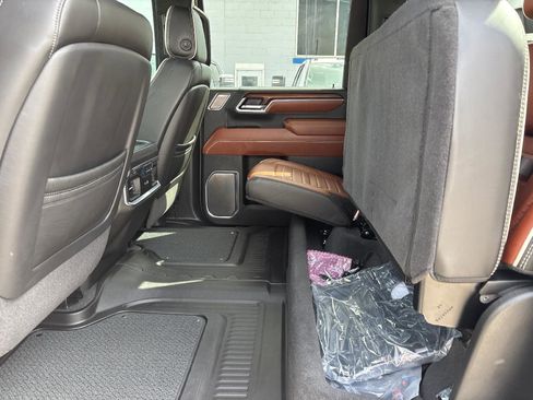 Used 2025 GMC Sierra 2500 Denali Ultimate image 37