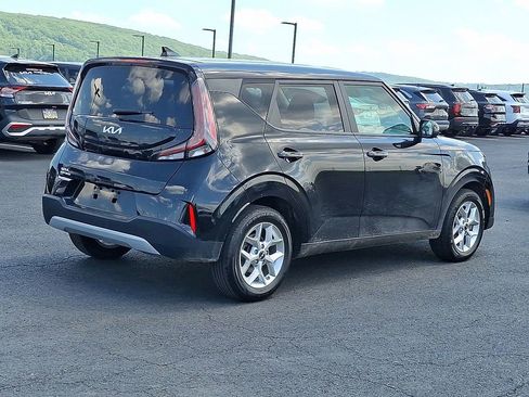Certified 2024 Kia Soul LX w/ Option Group 015 FWD image 6