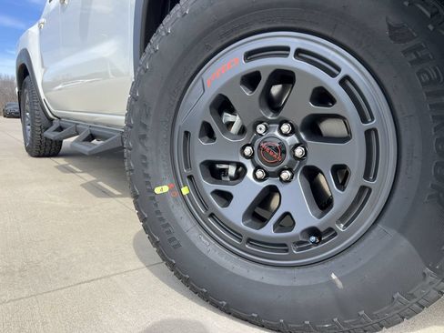 New 2026 Nissan Frontier Pro-X w/ Pro-X Convenience Package RWD image 7