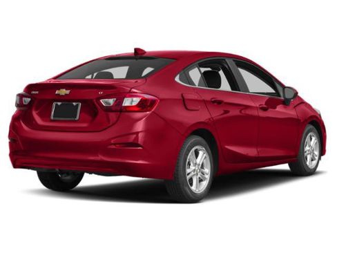 Used 2018 Chevrolet Cruze LT w/ Convenience Package FWD image 5