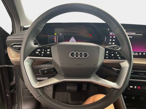 Used 2025 Audi Q5 Premium Plus AWD/4WD image 24
