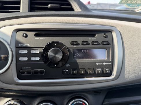 Used 2012 Toyota Yaris LE image 21